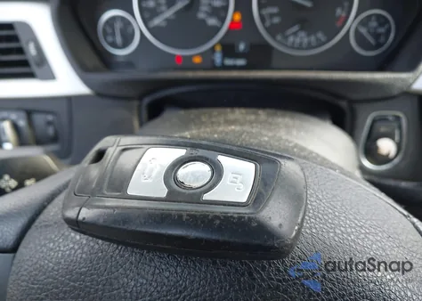 2013 BMW 328I z USA, uszkodzony, nr VIN WBA3C1G57DNR48431